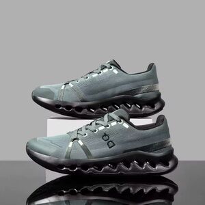 Men's Gray Athletic Shoes